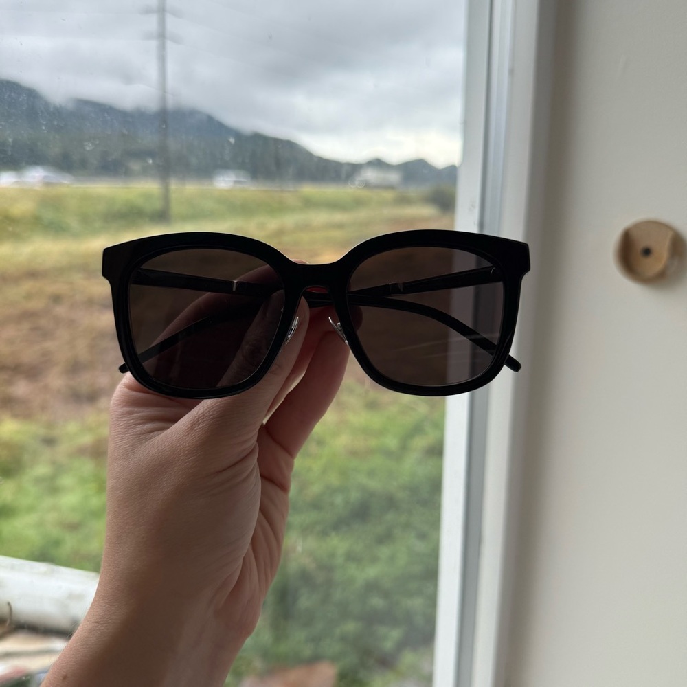 YSL Sunnies - Picture 5 of 11
